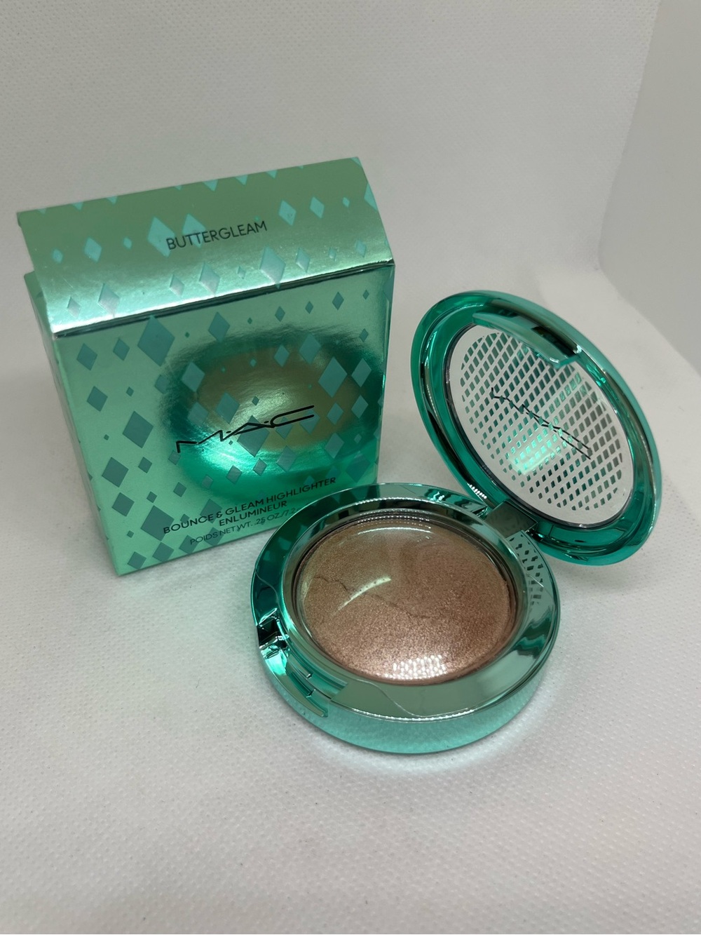 New MAC Bounce & Gleam Highlighter